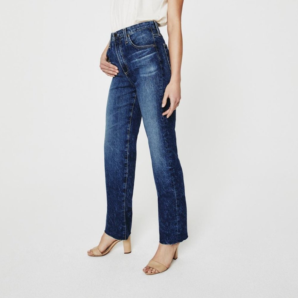 NWT AG The Alexxis Ultra High-Rise Frayed Hem 90's Straight Jeans in Denim Dark